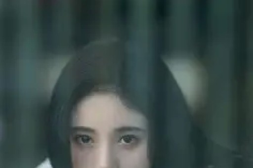 抖音初代网红 x 严谨泳装照